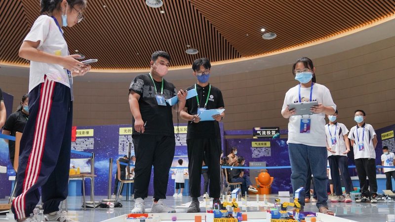 金融行业数据中台建设：核心要素与挑战解析